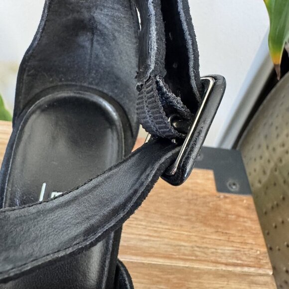 Impo The Uptown Black Suede Leather Triple Strap Spool Low Heel Sandals Size 8M - Picture 13 of 17